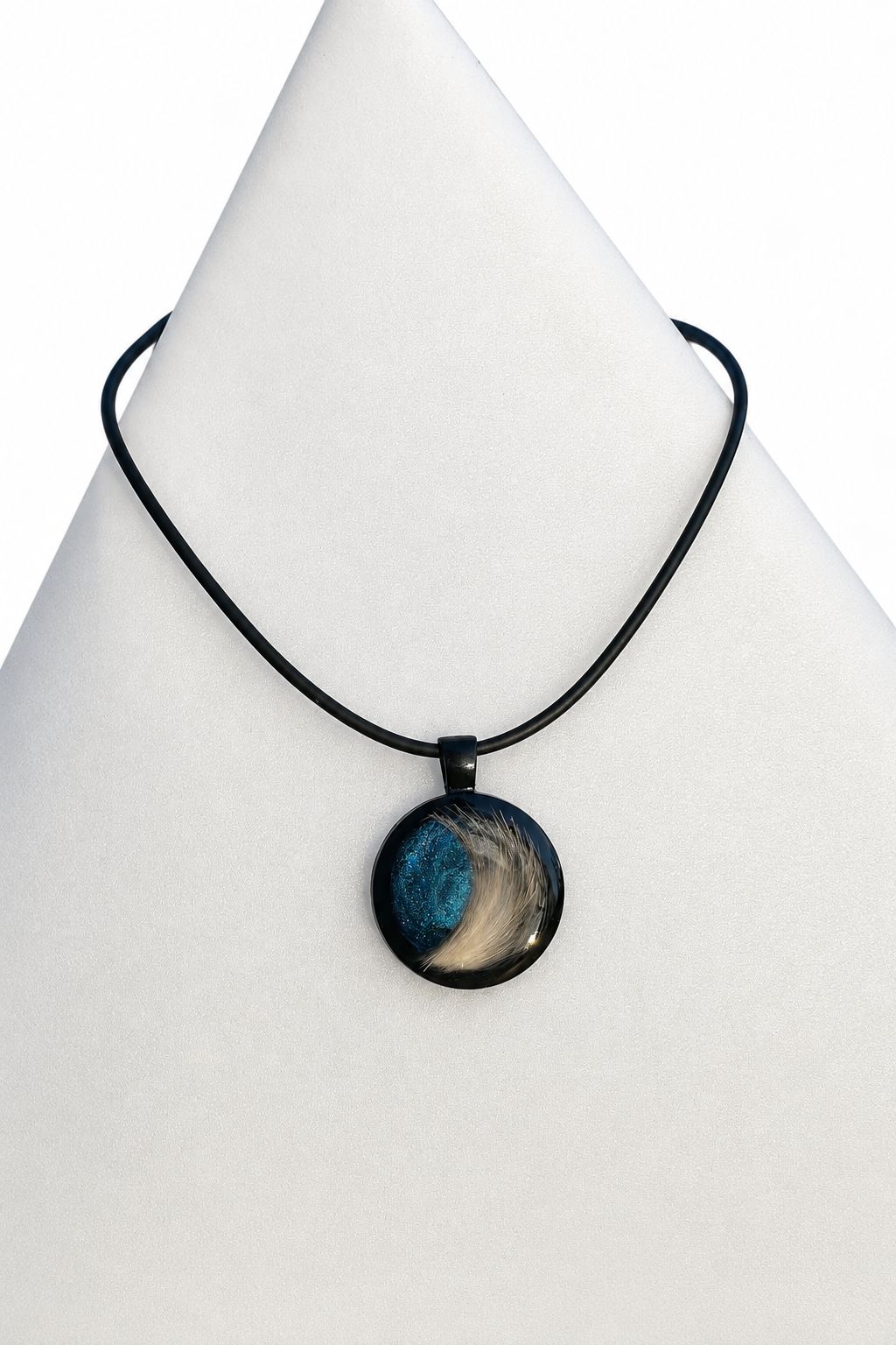 Luna als Kette mit Anhänger von Fellfeeling